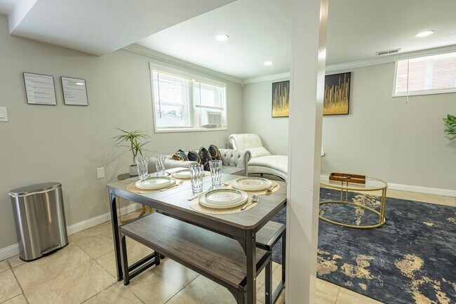 Foto del edificio - 3496 Lansdowne Dr
