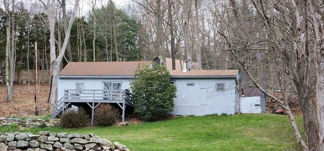 Foto del edificio - 264 McCall Rd