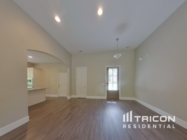 Foto del edificio - 211 E Quail Hollow Way