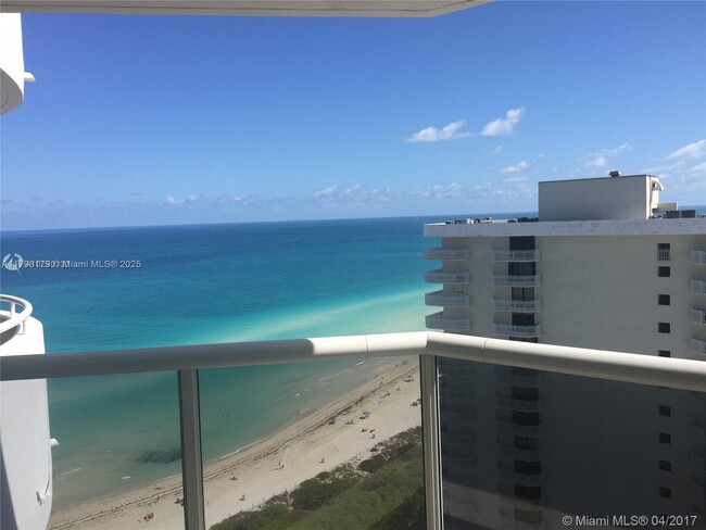 Foto del edificio - 6301 Collins Ave