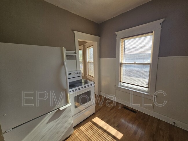 Building Photo - 2019 Falls Ave