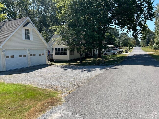 Building Photo - 56 Panorama Dr