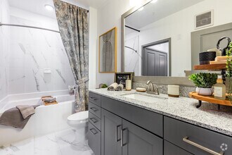 1 BR, 1 BA - 739SF - The Addison Gateway