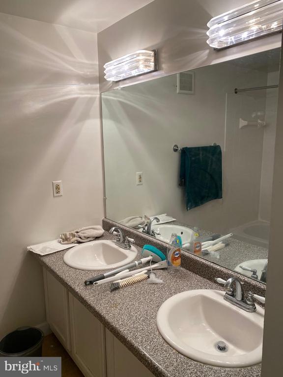 Foto del edificio - 12656 Magna Carta Rd