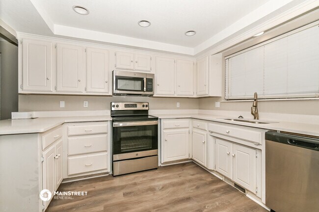 Building Photo - 6204 Lansbrook Ct