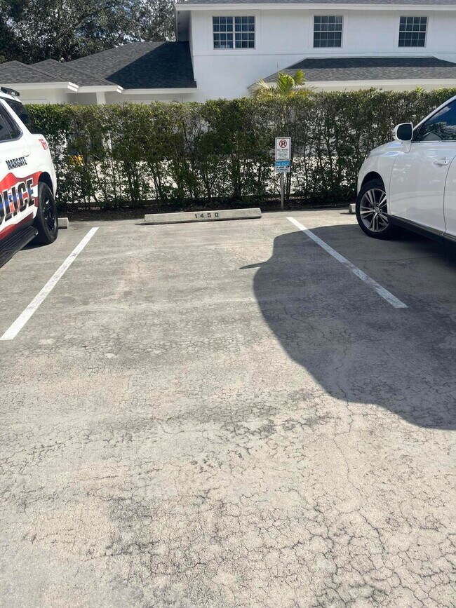 Foto del edificio - 1450 Hawthorne Pl