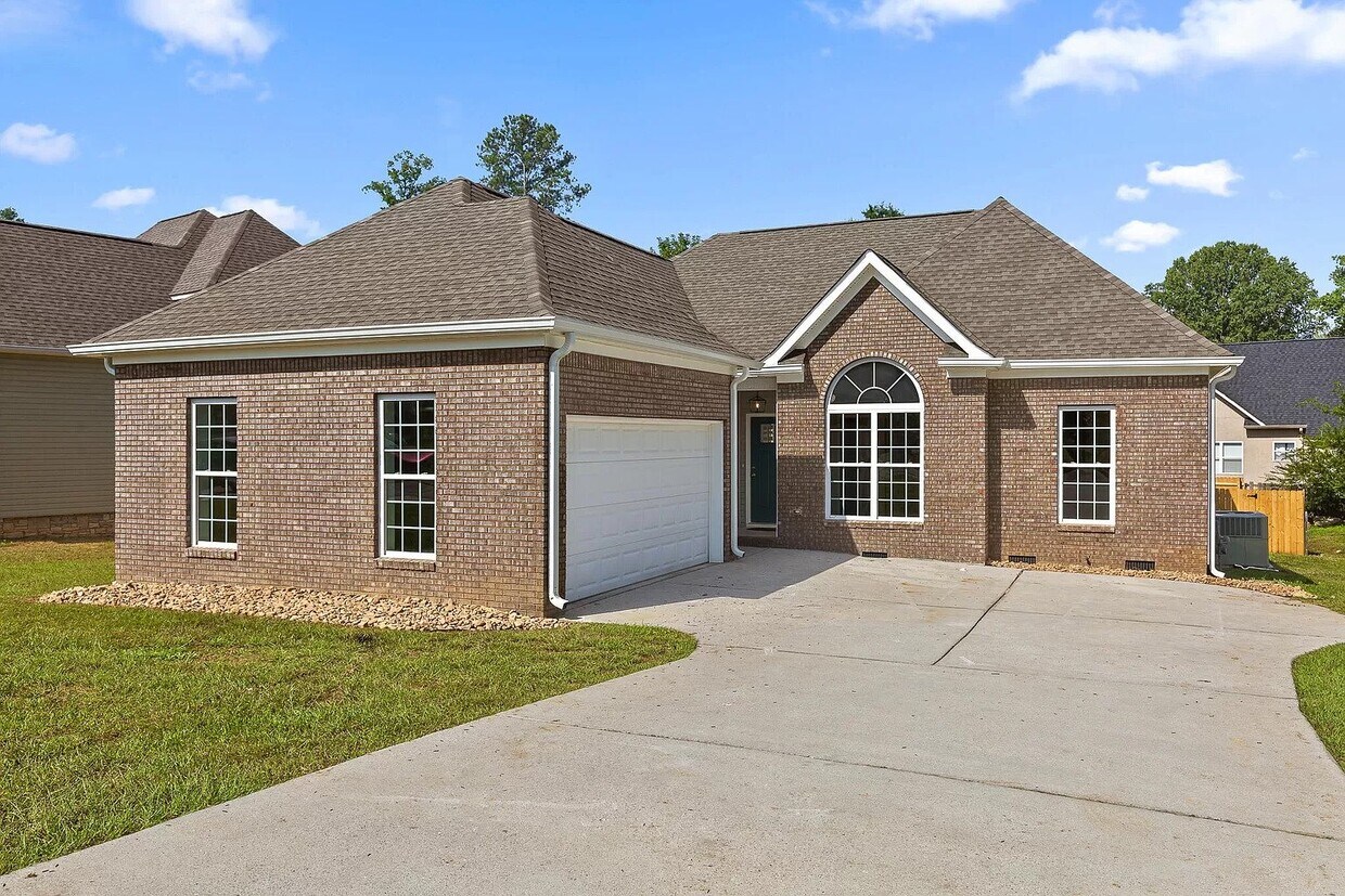 Primary Photo - 1833 Holly Oak Ln