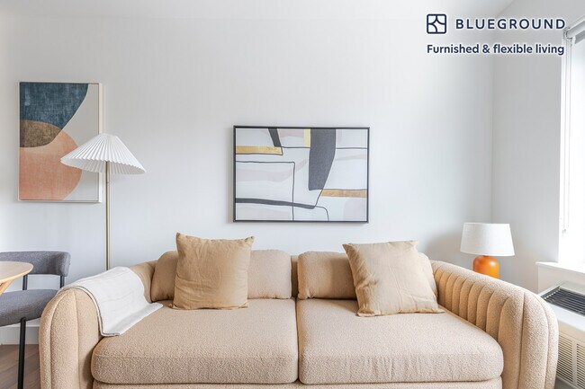 Foto del edificio - 325 Lafayette Ave