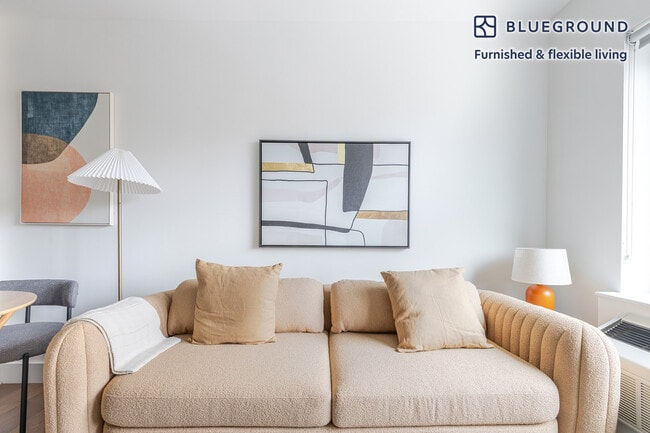 Building Photo - 325 Lafayette Ave