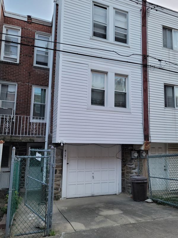 Foto del edificio - 4151 Gilham St