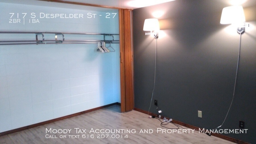 Building Photo - 717 S Despelder St