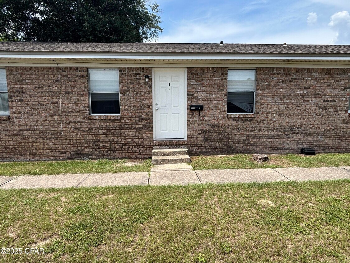 Foto principal - 1102 Frankford Ave