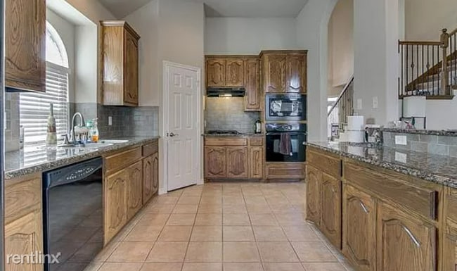 Building Photo - 5 br, 2.5 bath House - 308 Orchard Pl UNIT