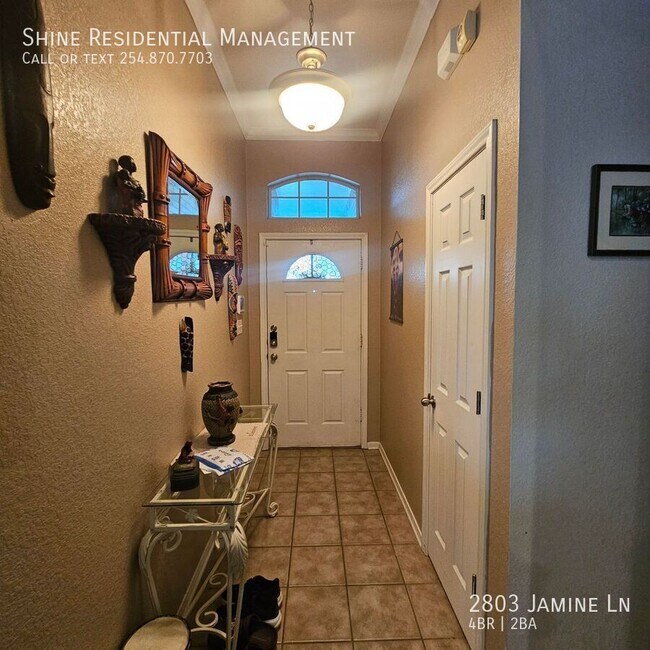 Foto del edificio - 2803 Jasmine Ln