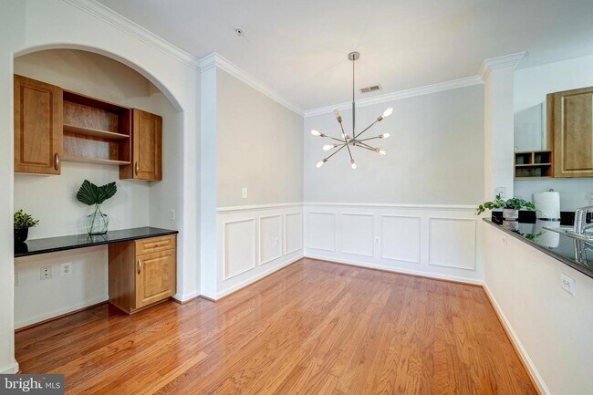 Foto del edificio - 12120 Garden Ridge Ln