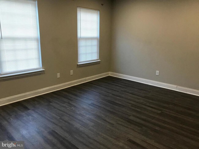 Foto del edificio - 1556 S Coventry Ln