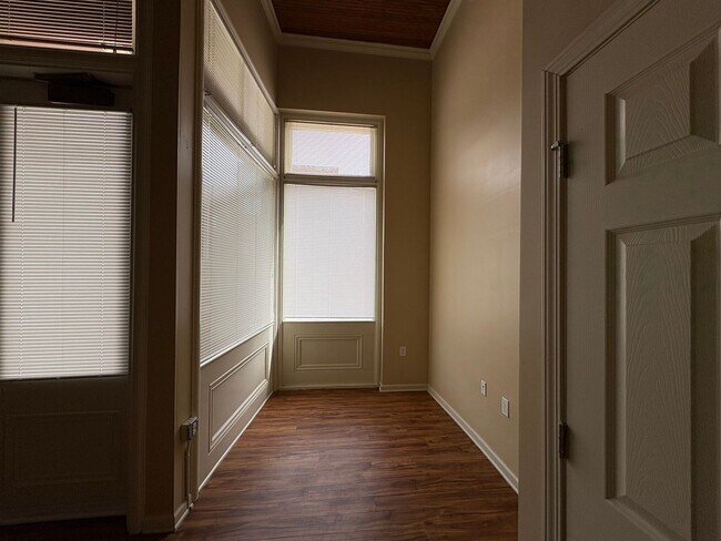 Foto del edificio - 452 Poplar St