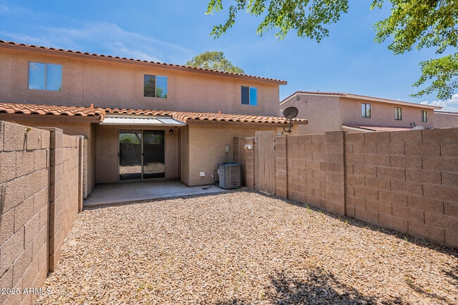 Foto del edificio - 6206 E Glencove St