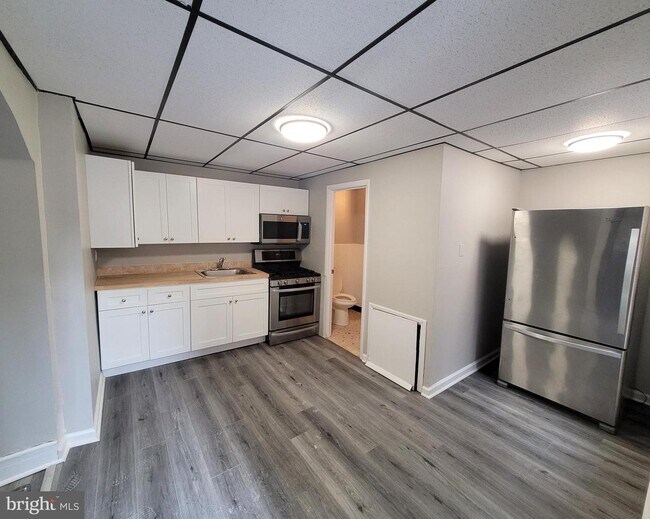 Building Photo - 439 N Simpson St