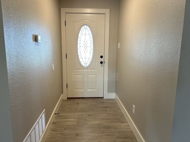 Building Photo - 316 Timber Ridge Dr