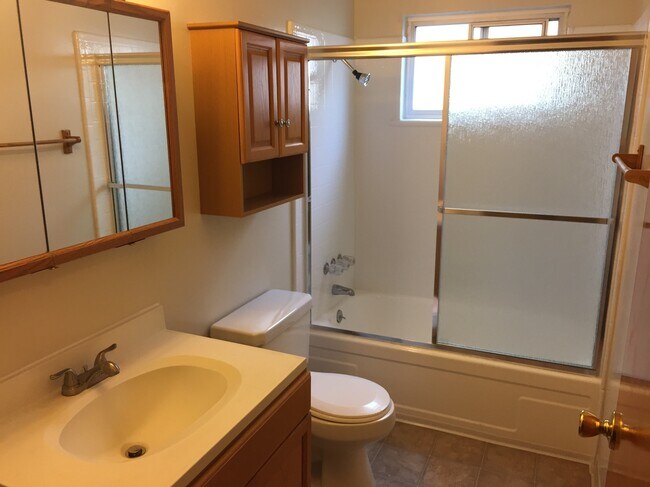 Foto del edificio - 14433 Bancroft Ave