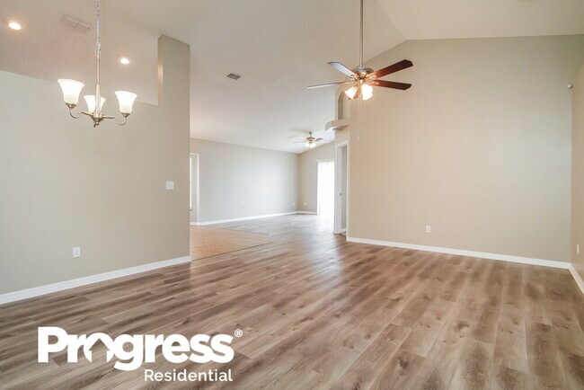 Building Photo - 417 Symphony Pl