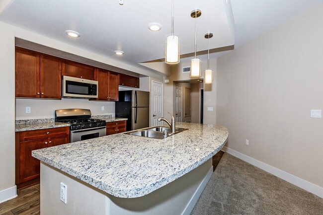 Building Photo - Sendero Gateway Apartment Homes