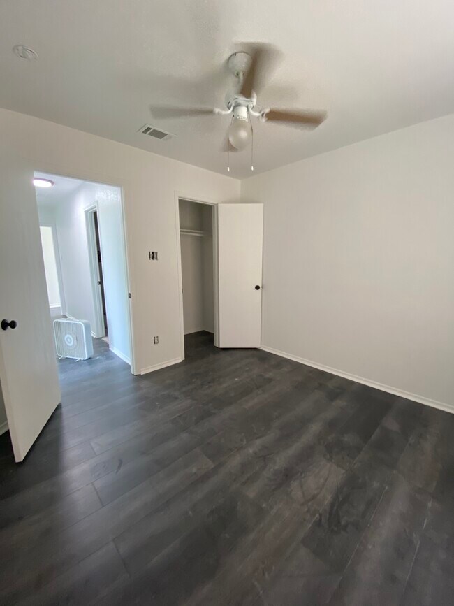 Foto del edificio - 3017 Hillsdale Ave