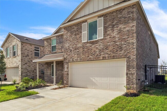 Building Photo - 27627 Village Way Dr.