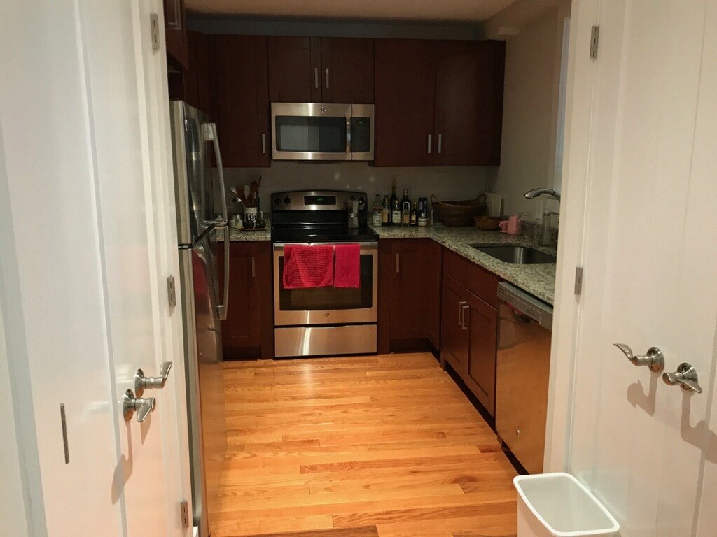 16 Brick Walk Ln, Farmington, CT 06032 Apartments in Farmington, CT