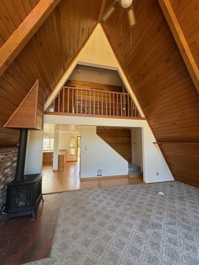 Building Photo - This cutie has a fresh interior paint job!