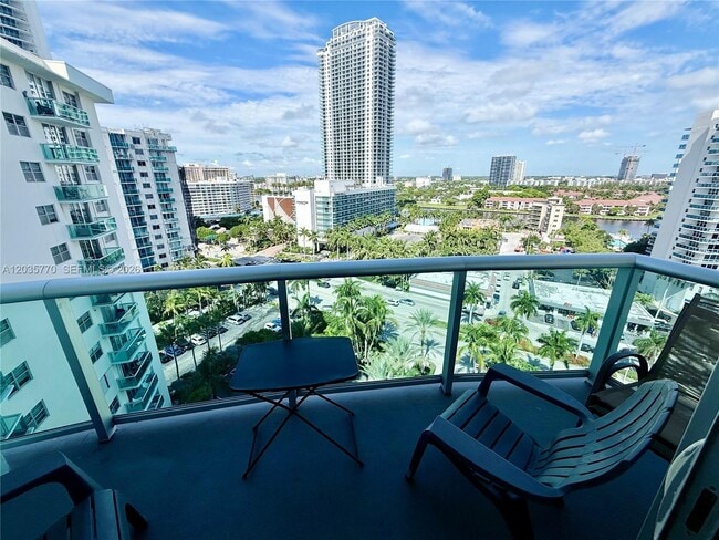 Building Photo - 3901 S Ocean Dr
