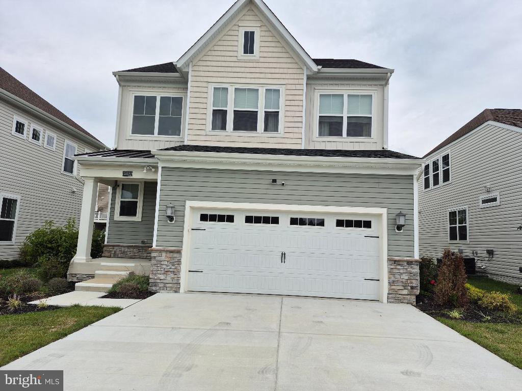 Building Photo - 33022 Daytona Ln
