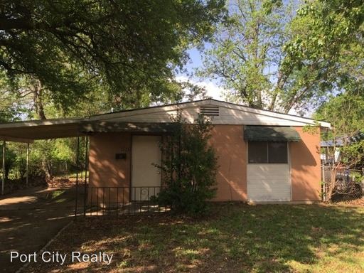 Primary Photo - 4942 McDaniel Dr