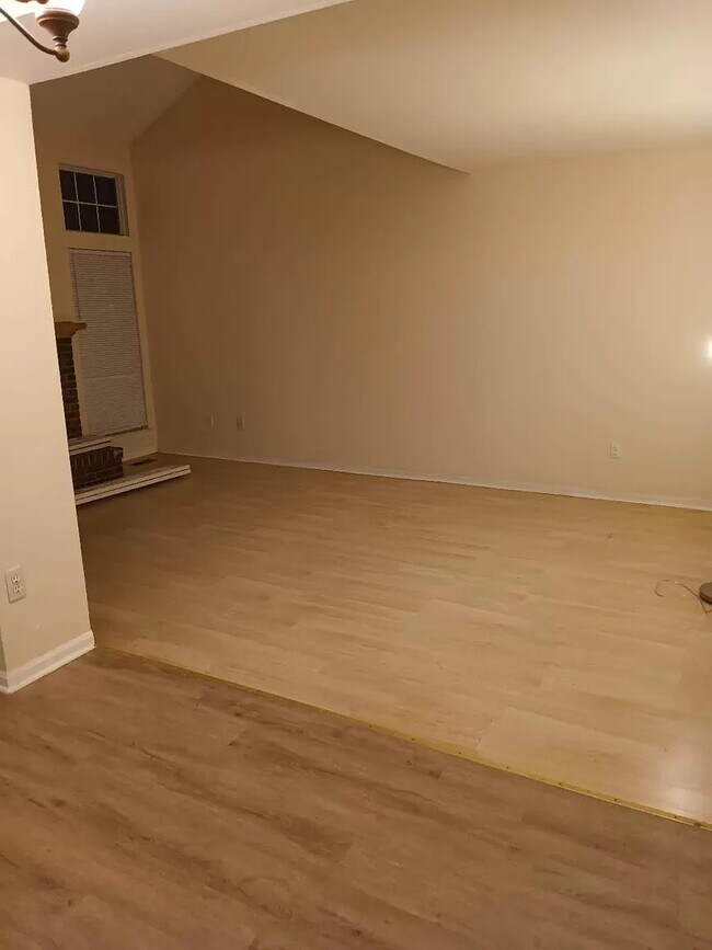 Foto del edificio - 3105 Turnberry Ln