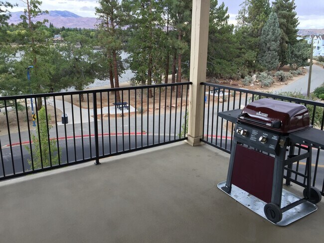 Foto del edificio - Lake View Resort Style Condo - Garage & Po...