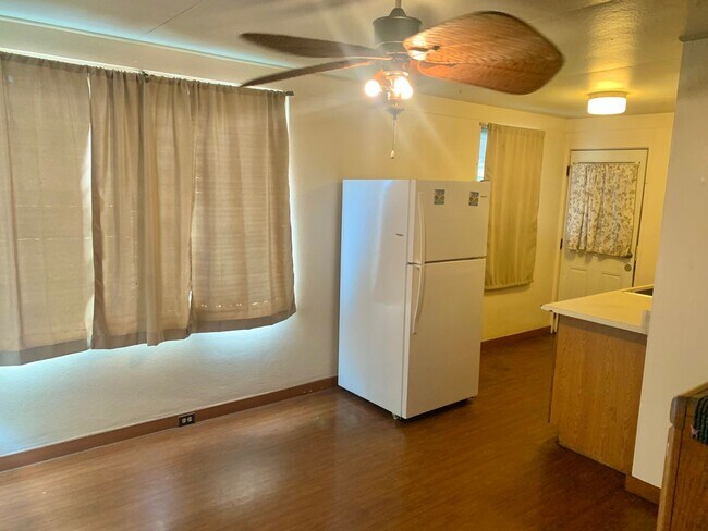 Foto del edificio - 92 S. Wakea Avenue-Cottage