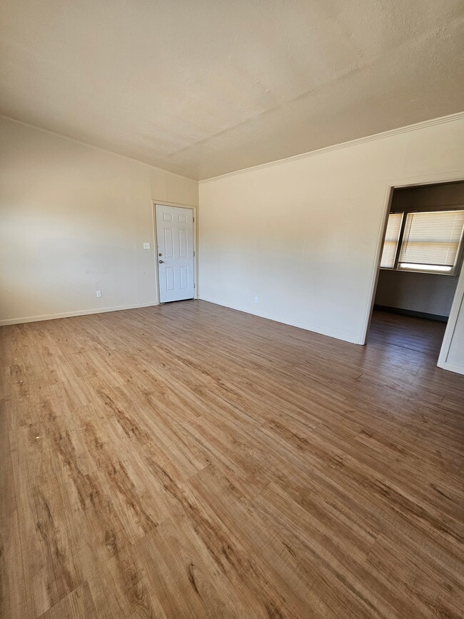 Building Photo - 450 N 3rd W