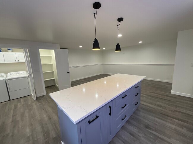 Foto del edificio - 1577 Woodside Dr