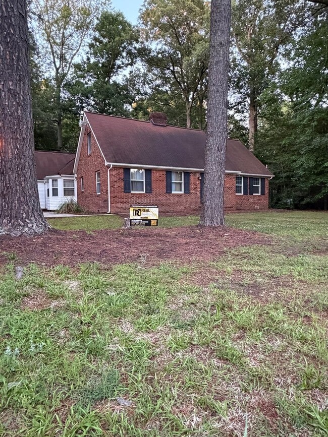 Building Photo - 86 Venable Dr