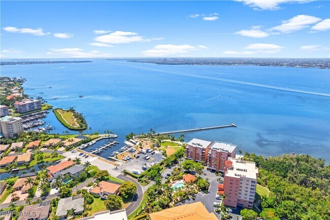 Foto del edificio - 14819 Laguna Dr