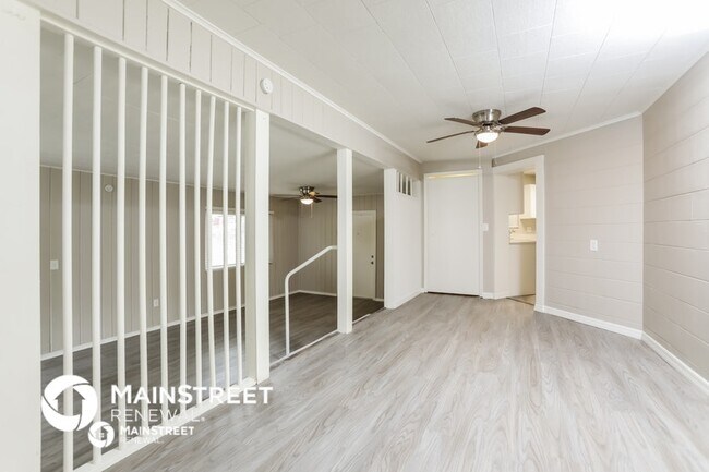 Foto del edificio - 2120 Rogers Ave