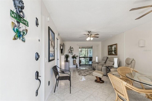 Building Photo - 2750 E Bay Dr
