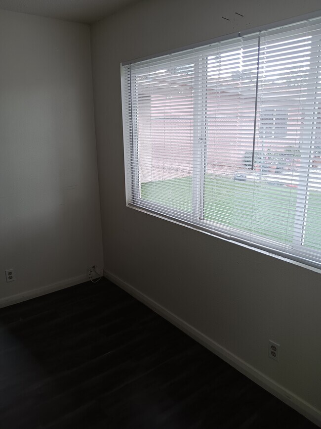 Foto del edificio - 2241 Ellis St