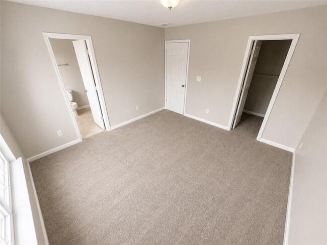 Building Photo - 6764 Blackstone Pl