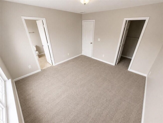 Foto del edificio - 6764 Blackstone Pl