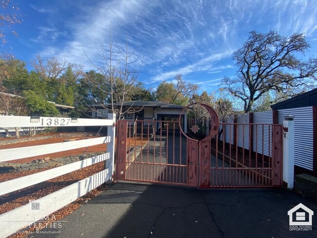 Building Photo - Updated 3bd+ Home In Glen Ellen