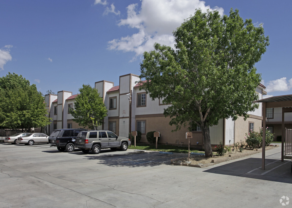 Building Photo - Colonial Terrace Apartments