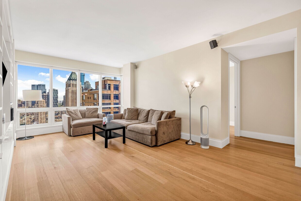 Primary Photo - 350 W 42nd St