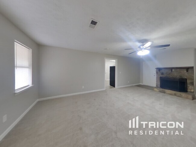 Building Photo - 5875 S Quail Dr